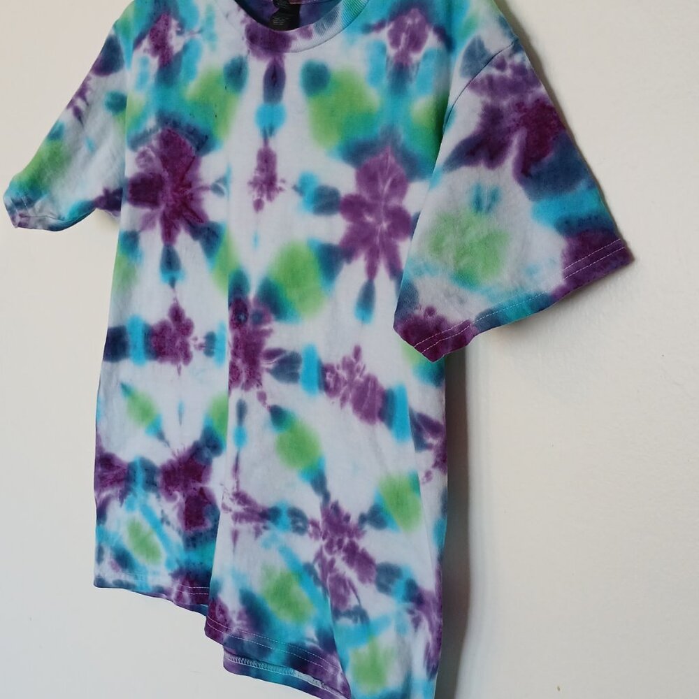 Tie Dye T-Shirt with Abstract Pattern in Green Blue Purple Short Sleeved Kids L - Picture 5 of 13